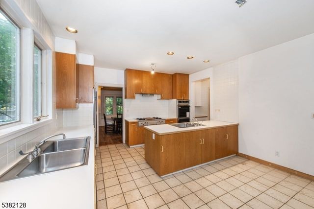 23 Prospect Ter, Montclair Twp., NJ 07042
