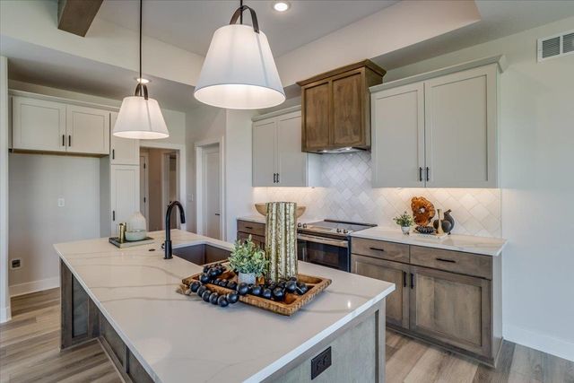 4455 N Grey Meadows St, Maize, KS 67101