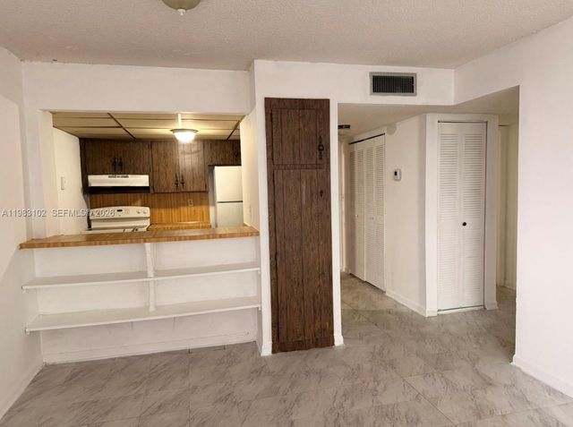 13390 NE 7th Ave 403, North Miami, FL 33161