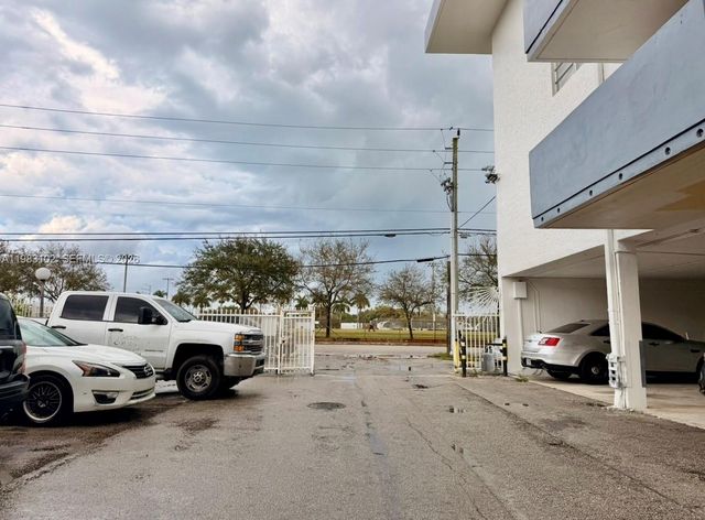 13390 NE 7th Ave 403, North Miami, FL 33161