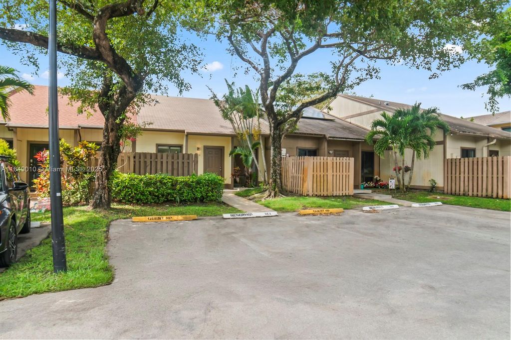 460 NE 211th Ter, Miami, FL 33179