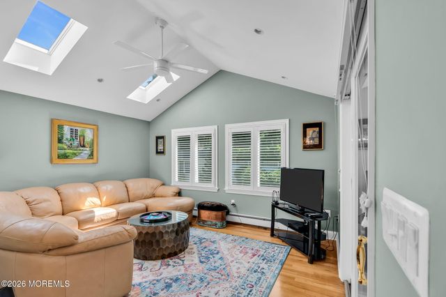 86 Laurel Drive, Fair Haven, NJ 07704
