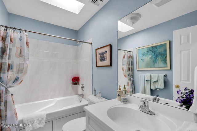 86 Laurel Drive, Fair Haven, NJ 07704