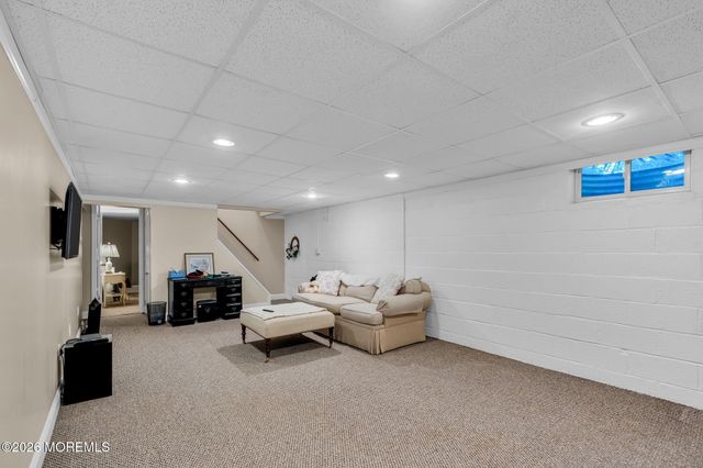 86 Laurel Drive, Fair Haven, NJ 07704