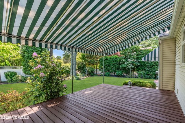 86 Laurel Drive, Fair Haven, NJ 07704