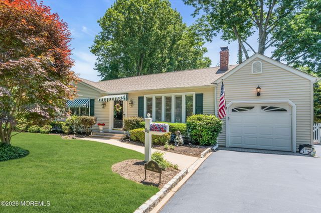 86 Laurel Drive, Fair Haven, NJ 07704