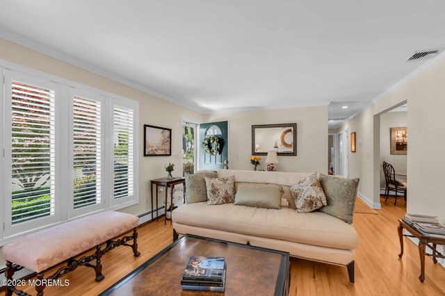 86 Laurel Drive, Fair Haven, NJ 07704