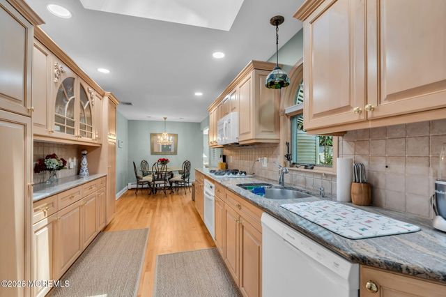 86 Laurel Drive, Fair Haven, NJ 07704