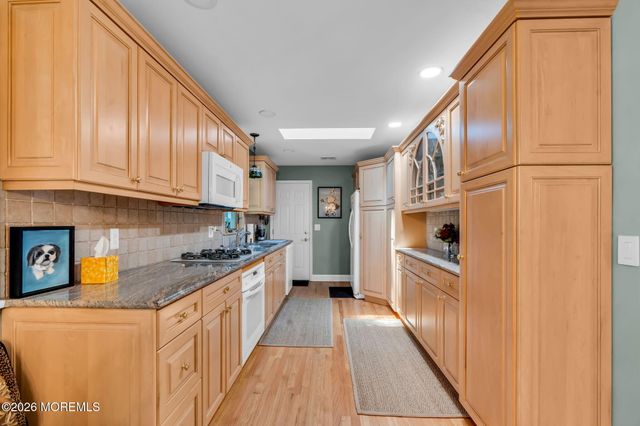 86 Laurel Drive, Fair Haven, NJ 07704