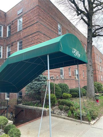 50 S Middle Neck Road 1P, Great Neck, NY 11021