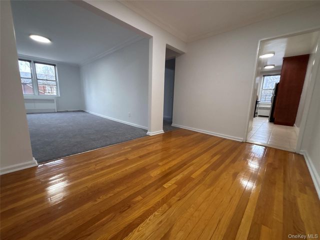 50 S Middle Neck Road 1P, Great Neck, NY 11021