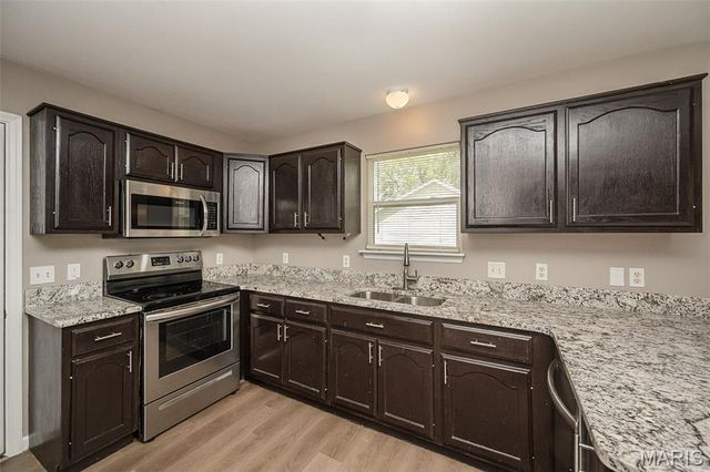 344 Fourbush Court, Winfield, MO 63389