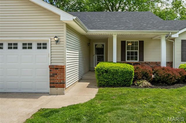 344 Fourbush Court, Winfield, MO 63389