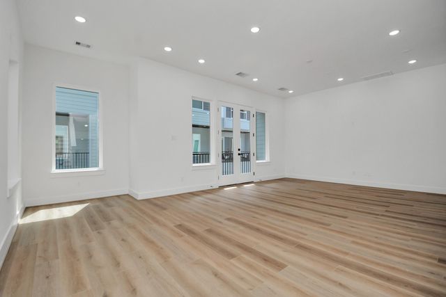 3036 Live Oak Street, Houston, TX 77004