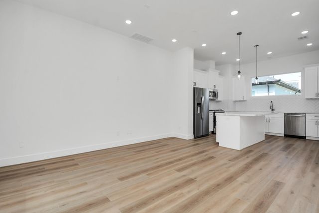 3036 Live Oak Street, Houston, TX 77004