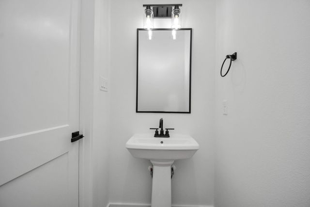 3036 Live Oak Street, Houston, TX 77004