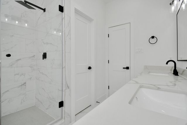 3036 Live Oak Street, Houston, TX 77004