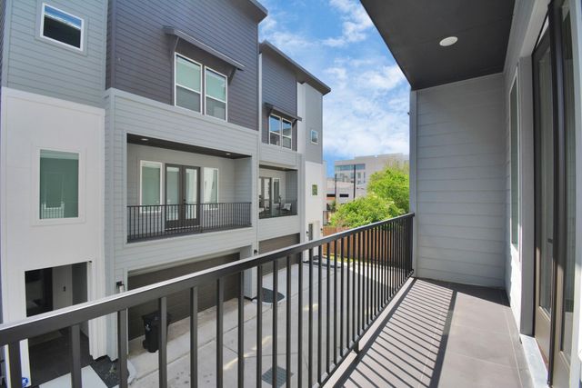 3036 Live Oak Street, Houston, TX 77004