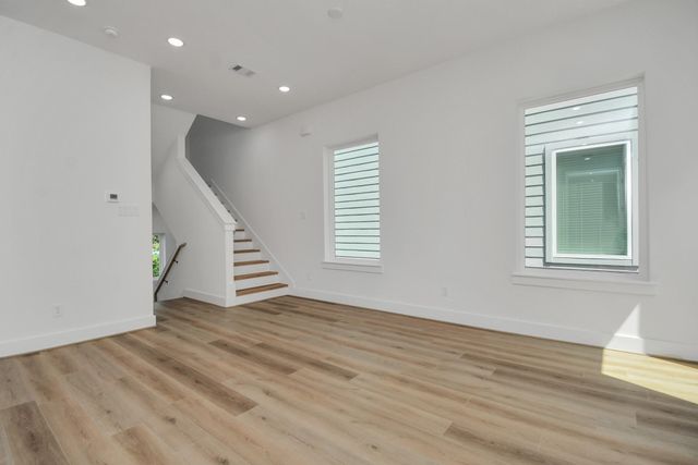 3036 Live Oak Street, Houston, TX 77004