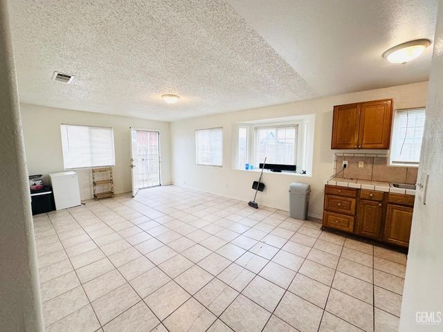 1909 Padre Street, Bakersfield, CA 93307