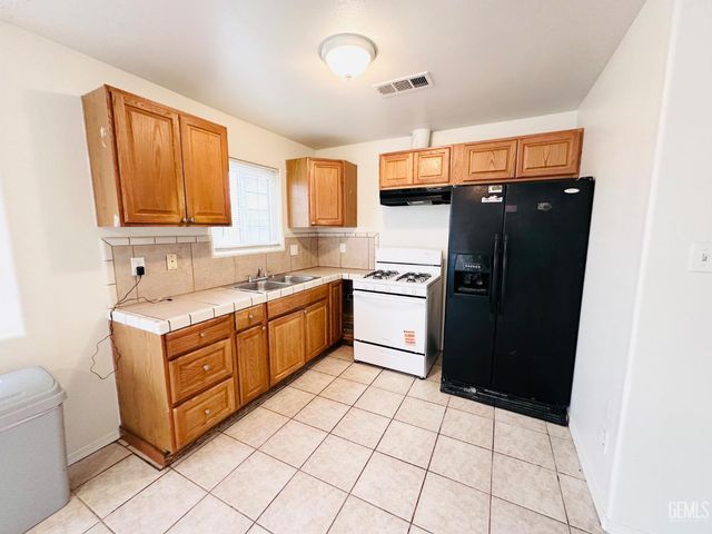 1909 Padre Street, Bakersfield, CA 93307