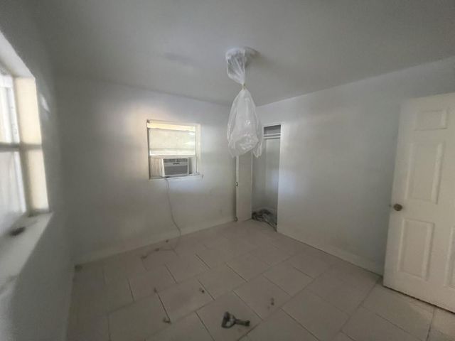 2732 NE 12th Avenue, Pompano Beach, FL 33064