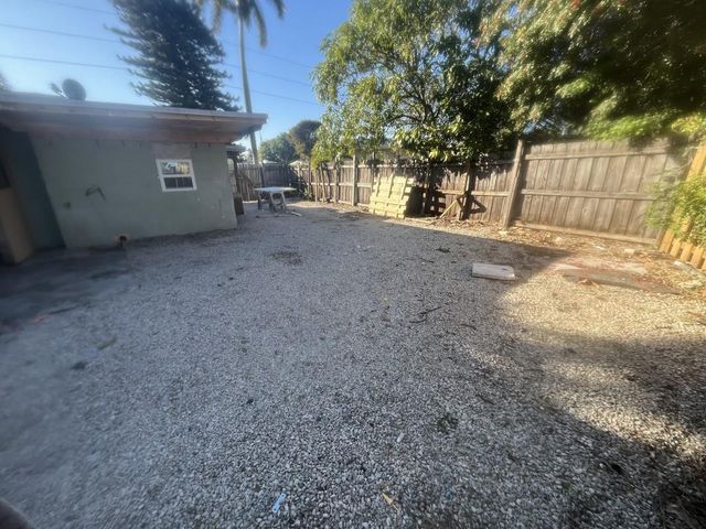 2732 NE 12th Avenue, Pompano Beach, FL 33064