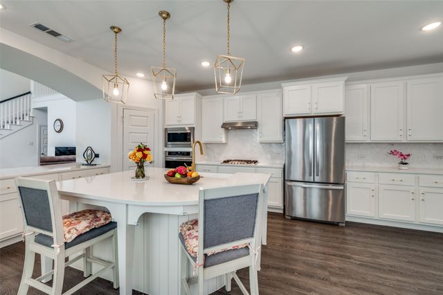 1520 Gelding Drive, Aubrey, TX 76227