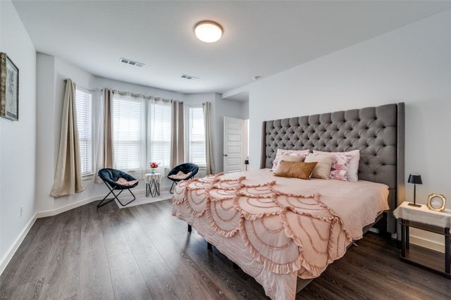 1520 Gelding Drive, Aubrey, TX 76227