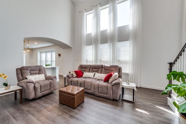 1520 Gelding Drive, Aubrey, TX 76227