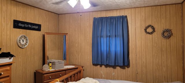 17860 N Woodlawn Lane, Woodlawn, IL 62898