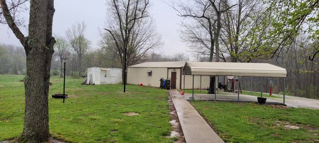 17860 N Woodlawn Lane, Woodlawn, IL 62898