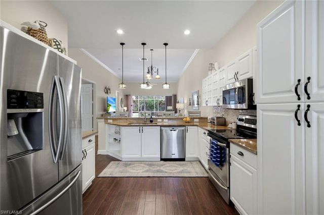 5887 Northridge DR N 13, Naples, FL 34110