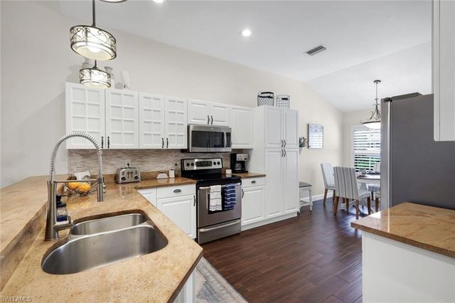 5887 Northridge DR N 13, Naples, FL 34110