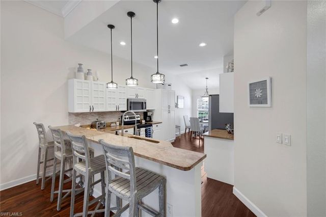 5887 Northridge DR N 13, Naples, FL 34110