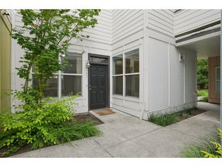 2004 Ne CADBURY Ave #105, Hillsboro, OR 97006