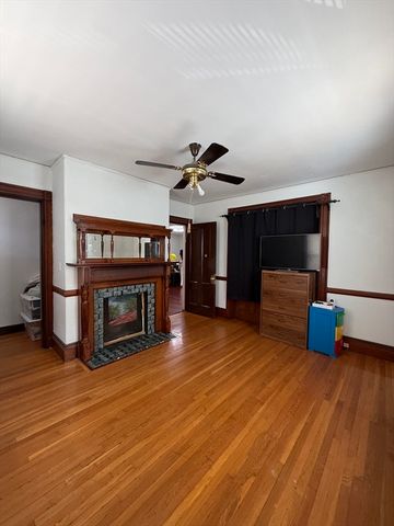 19 Nixon St, Boston, MA 02124
