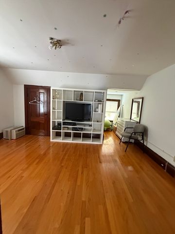 19 Nixon St, Boston, MA 02124
