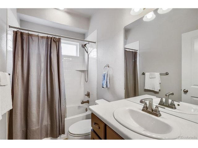 505 Remington Dr, Hudson, CO 80642