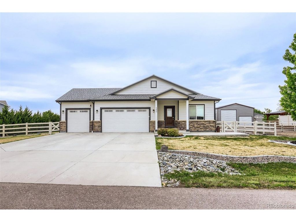 505 Remington Dr, Hudson, CO 80642