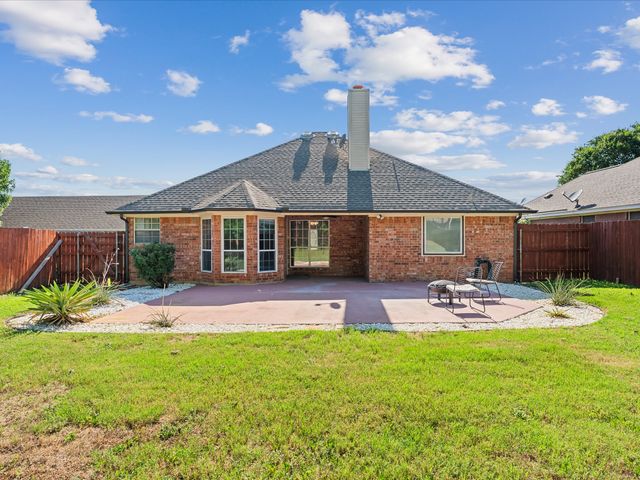 202 Linda Street, Aubrey, TX 76227
