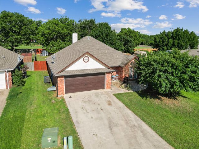 202 Linda Street, Aubrey, TX 76227