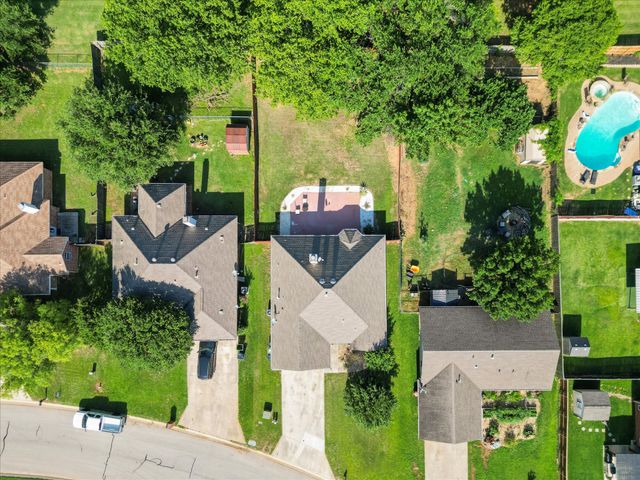 202 Linda Street, Aubrey, TX 76227