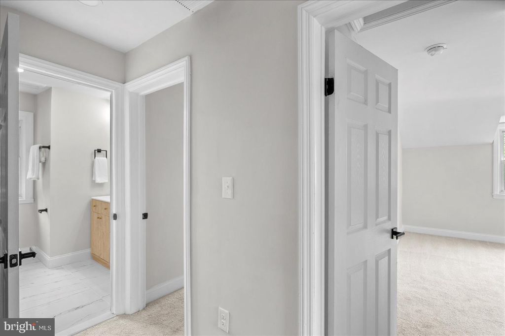 Image 17 of property listing at 6615 LAUREL DR, Baltimore, MD 21207