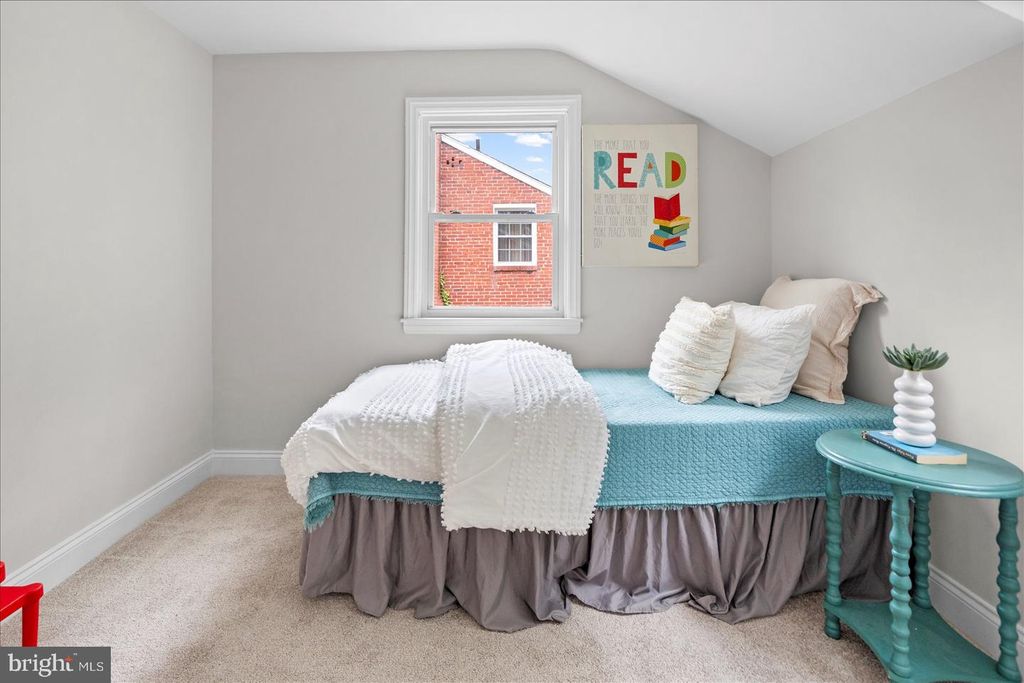 Image 18 of property listing at 6615 LAUREL DR, Baltimore, MD 21207