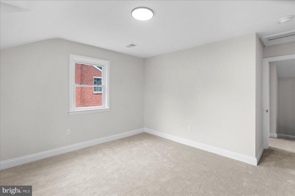 Image 22 of property listing at 6615 LAUREL DR, Baltimore, MD 21207