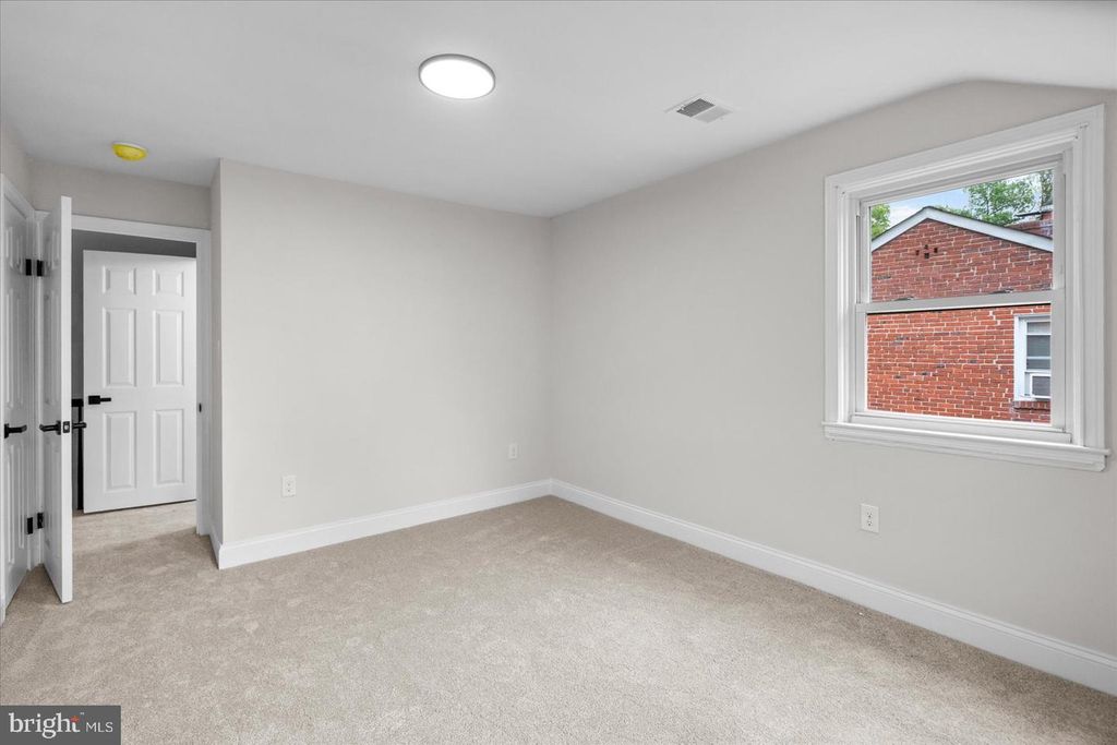 Image 23 of property listing at 6615 LAUREL DR, Baltimore, MD 21207