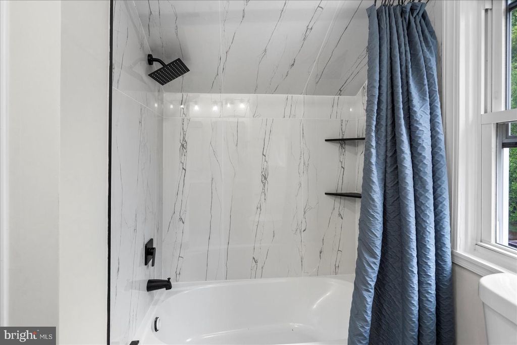 Image 25 of property listing at 6615 LAUREL DR, Baltimore, MD 21207