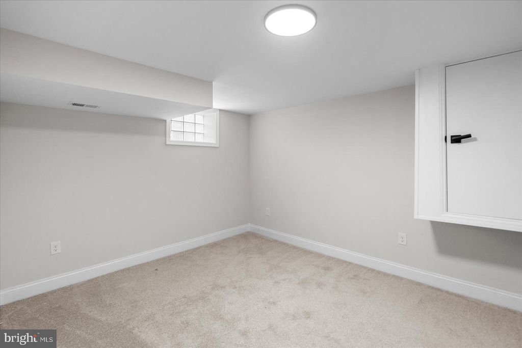 Image 29 of property listing at 6615 LAUREL DR, Baltimore, MD 21207