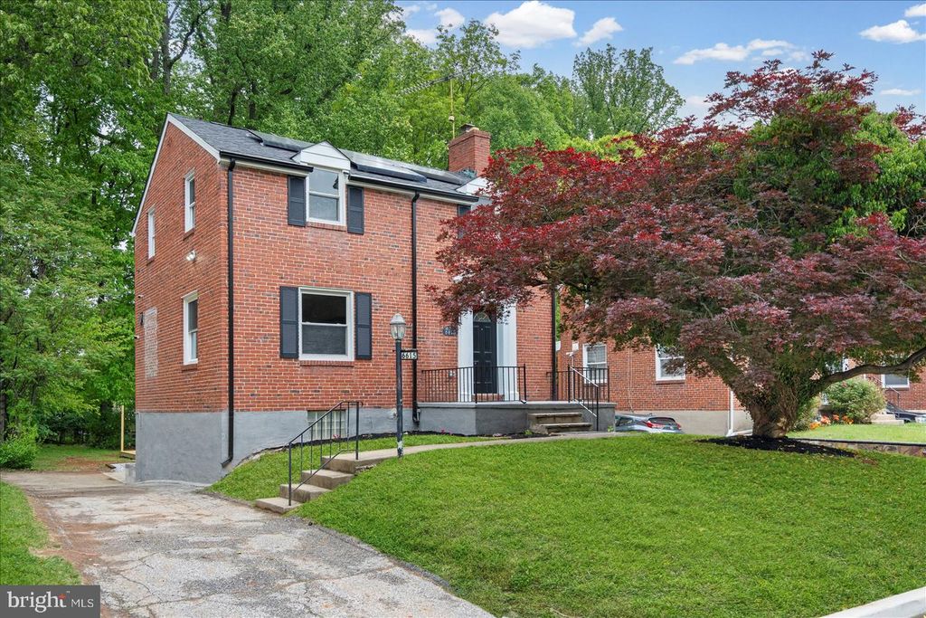 Image 3 of property listing at 6615 LAUREL DR, Baltimore, MD 21207